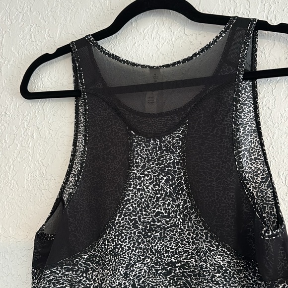 Lululemon Sculpt Tank II - NWT! - Picture 7 of 8